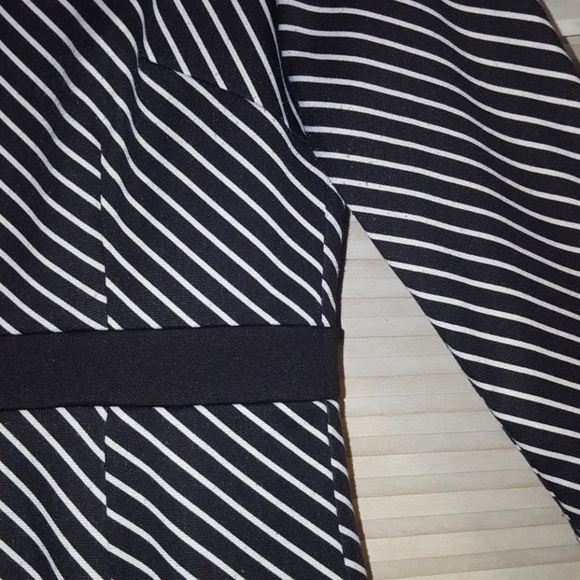 Striped 3/4 sleeve Dress - Picture 2 of 8